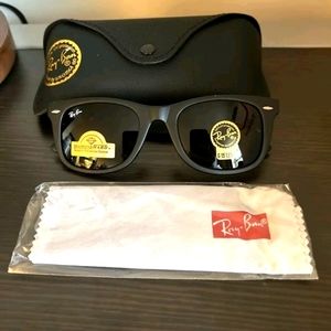 Ray Ban Wayfarer RB 2132 622 Matte Black